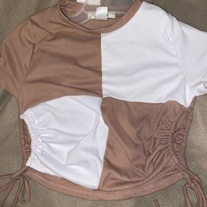 Cute never worn crop top !!